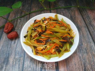 鱼香芹菜的做法