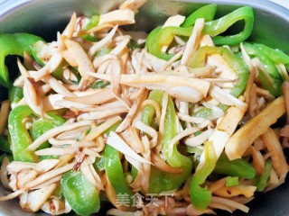 杏鲍菇青椒炒豆干的做法