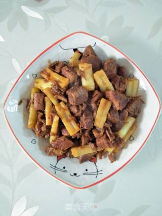 梅花肉炖春笋的做法
