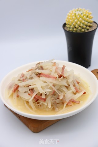 红肠肉丝炒萝卜的做法