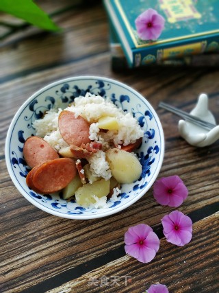 腊肉土豆米饭的做法