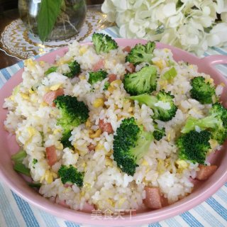 西兰花火腿炒饭