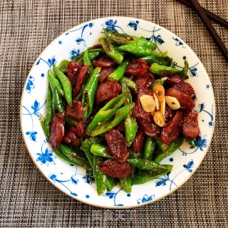 杭椒炒腊肠的做法