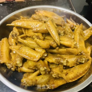 焖鸡翼尖的做法
