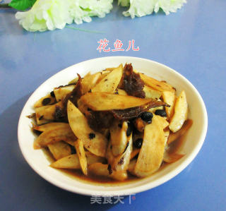 豆豉鲮鱼炒茭白的做法