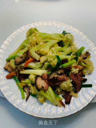 花菜炒腊肉的做法