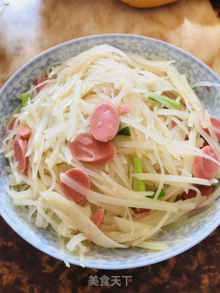 家常土豆丝炒火腿肠的做法