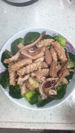 鱿鱼炒菜花的做法