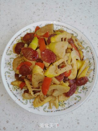 腊肠炒春笋的做法