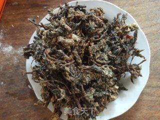 春天来了可以试试好吃的炸艾草的做法