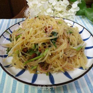 凉拌洋芋丝的做法