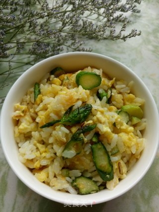 芦笋鸡蛋炒饭