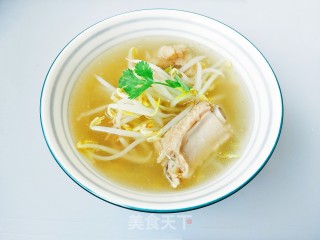 豆芽排骨汤的做法