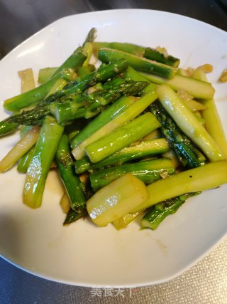 爆芦笋的做法