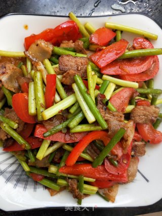 蒜苔炒肉的做法