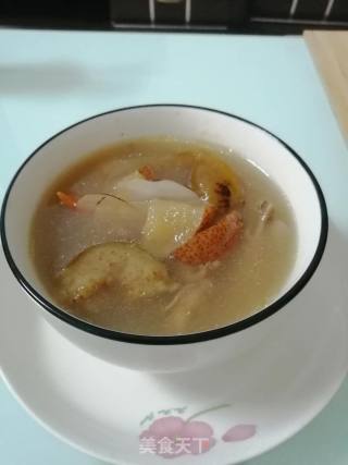海底椰无花果雪梨煲鸽子的做法