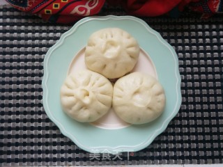 韭菜木耳鸡蛋粉条包的做法