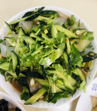 夏天了。我们需要爽口凉菜~~