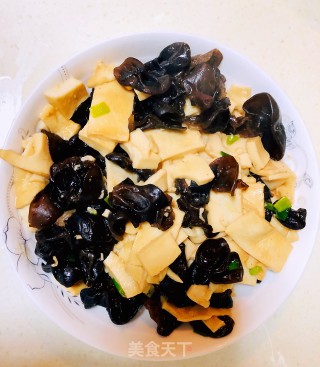 木耳千页豆腐的做法