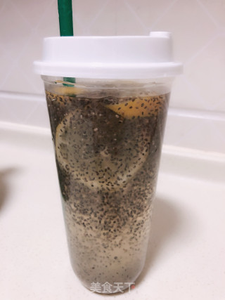柠檬蜂蜜奇亚籽饮料的做法
