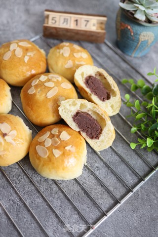 杏仁豆沙小面包的做法