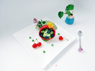 羊角蜜瓜蓝莓沙拉