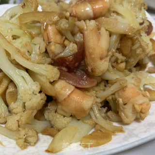 腊肠炒菜花的做法