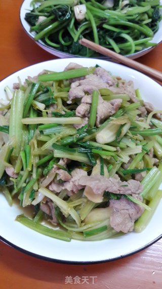 芹菜炒肉的做法