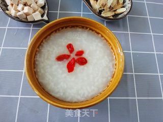 黄芪茯苓粥的做法