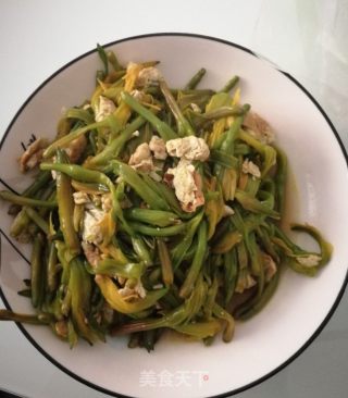 黄花菜炒蛋的做法