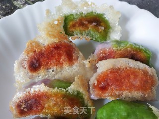 彩色冰花煎饺的做法