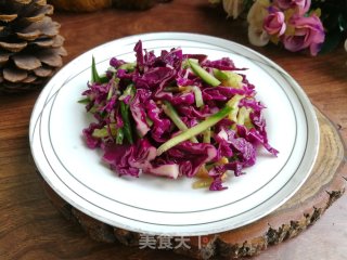 凉拌黄瓜紫甘蓝的做法