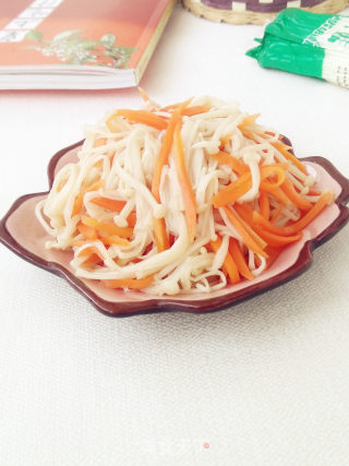金针菇拌胡萝卜的做法