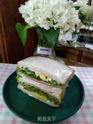 生菜午餐肉三明治