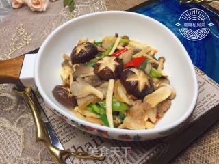 五花肉炒杂菇的做法