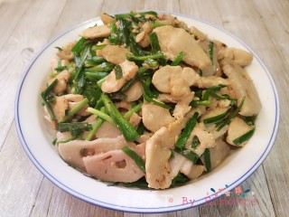 韭菜莲藕炒鸡肉的做法