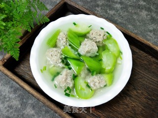肉丸子丝瓜汤的做法