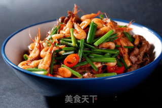 韭菜炒河虾的做法