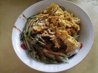 鸭蛋蒜面条的做法