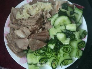 蒜泥白肉的做法