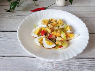 蒜泥拌鸡蛋的做法