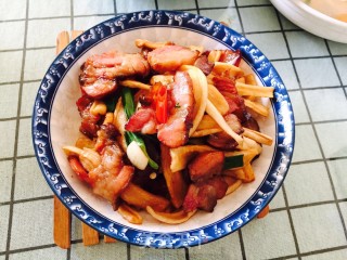 萝卜干炒腊肉的做法