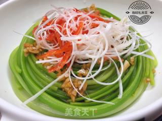 油淋手撕蒜苔的做法
