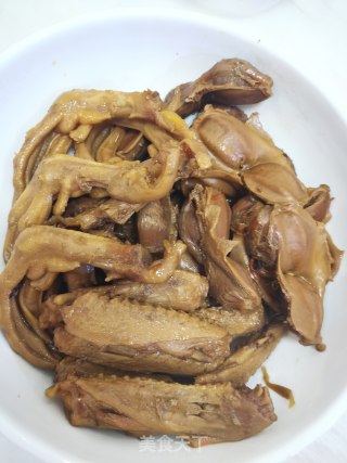 简单家常老人小孩都能吃的卤菜卤鸡爪卤鸭爪卤鸭胗的做法