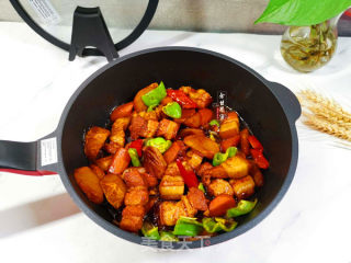 胡萝卜土豆烧肉的做法