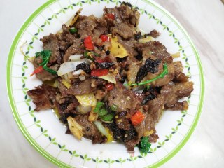 家常小炒麻辣紫苏牛肉的做法