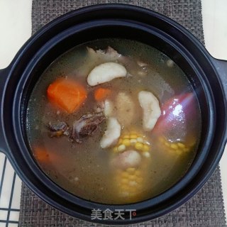 菱角玉米胡萝卜煲牛骨的做法