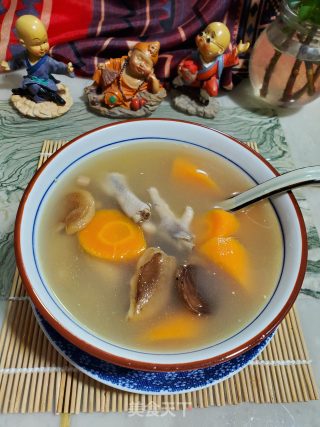 花生鸡脚胡萝卜汤的做法