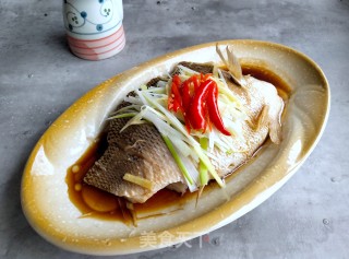 清蒸鲈鱼的做法