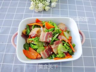 【青花炒腊肉】的做法